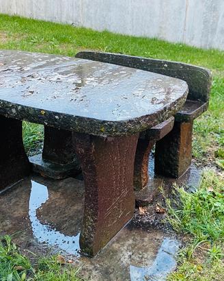 Tavolo e sedie in porfido arredo giardino