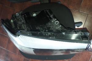 Faro DX 1039.102.A000 per BMW Serie 5 (2022)