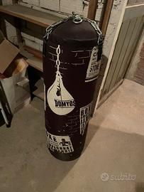 sacco da boxe più staffa 