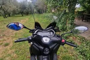 Yamaha X-Max 300