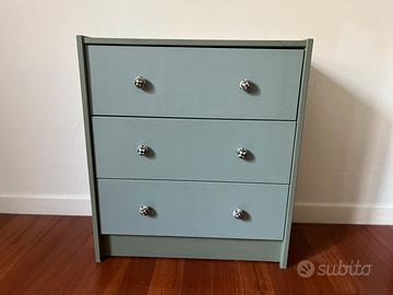 Piccola cassettiera rast con pomelli zara home