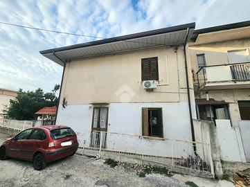 2 LOCALI A CATANZARO