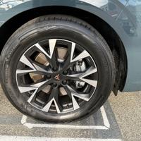 Pneumatici da SUV nuovi (235/55 R18 100V)