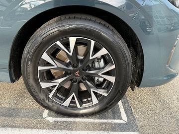 Pneumatici da SUV nuovi (235/55 R18 100V)