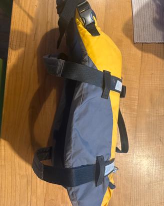 Imbragatura gallegiante per cane di media taglia