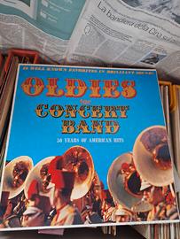 Abbiamo 3 scatoloni di dischi di musica classica .