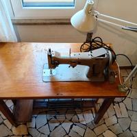 MACCHINA DA CUCIRE NECCHI CON MOTORE E BANCO