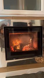 Camino ventilato Piazzetta  completo di cornice