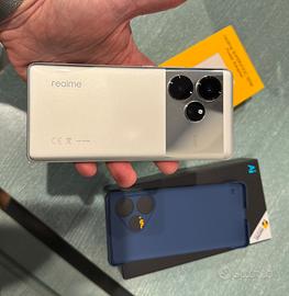 Realme GT6  fluid Silver da 512gb e 16gb di ram