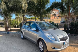 Toyota Yaris 1.0 5 porte