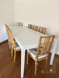 Tavolo da pranzo bianco con 8 sedie