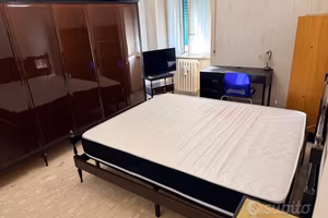 Stanza SINGOLA per DONNA