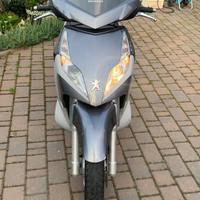 Scooter Peugeot Geopolis
