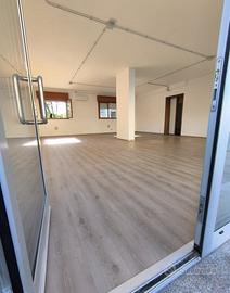 Locale commerciale vetrinato di circa 100mq