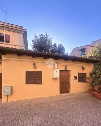 MONOLOCALE A ROMA