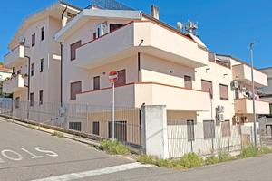 Centro- Appartamento al terzo piano con terrazza