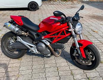 Ducati Monster 696 Plus A2