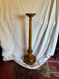 Candelbro antico in legno