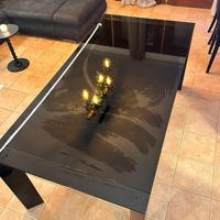 Tavolo da pranzo nero in vetro allungabile