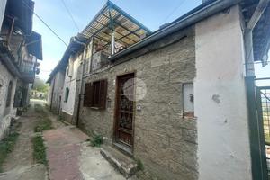 CASA SEMINDIPENDENTE A CUORGNÈ