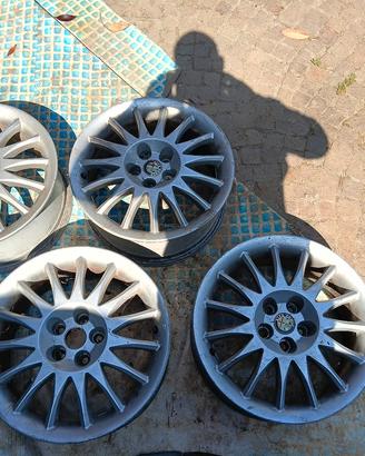 Cerchi in lega Alfa Romeo 16" 7j