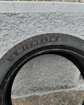 4 gomme Michelin 205/45 R17 Primacy 4  