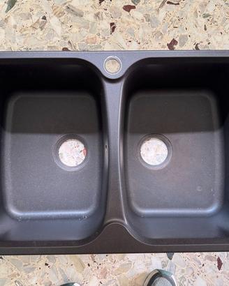 Lavello Franke fragranite nero con miscelatore