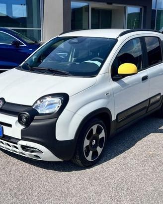 FIAT Panda 1.0 FireFly S&S Hybrid Pandina / Cross