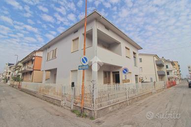 PORZIONE DI BIFAMILIARE A GIULIANOVA