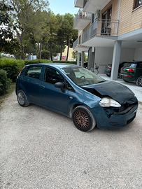 Fiat Grande punto INCIDENTATA