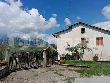 Casa Indipendente con terreno e depositi