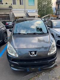  macchina peugeut 1007 