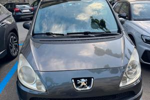  macchina peugeut 1007 