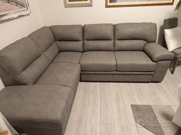divano angolare grigio cenere 
