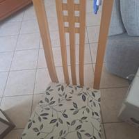   tavolo più sedie