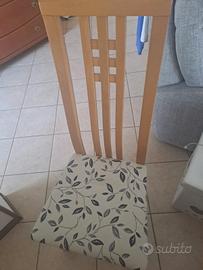   tavolo più sedie