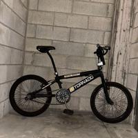 Bmx  da ragazzo colore nera