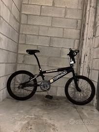 Bmx  da ragazzo colore nera