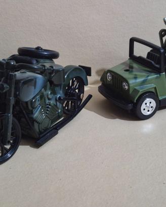 COPPIA ACCENDINI VINTAGE VEICOLI MILITARI METALLO 