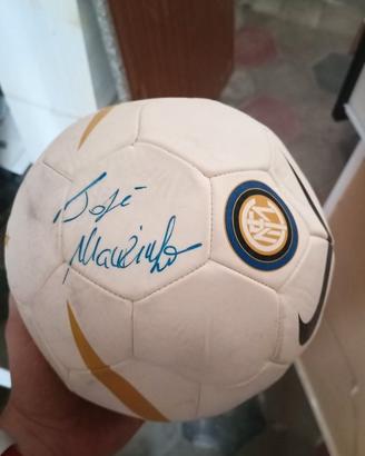 Pallone Inter  in cuoio, firmato mourinho