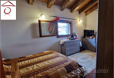 RECENTE PORZIONE LATERALE DI QUADRIFAMILIARE