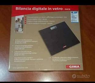 BILANCIA PESAPERSONE DIGITALE IN VETRO NERO