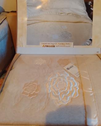 coperta ricamata in pura lana merinos armoniao