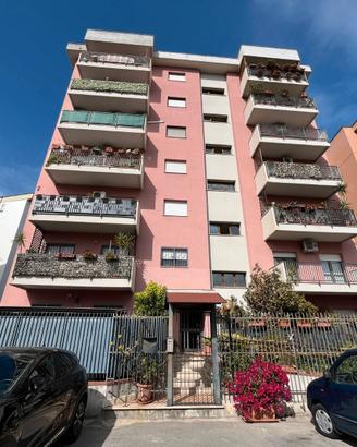 4 vani via GIULIO BONAFEDE 30 (Uditore)