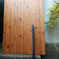 Tavolo in legno di Pino