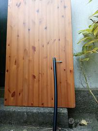 Tavolo in legno di Pino