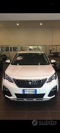  Peugeot 3008   Allure 1500 blue HDI diesel