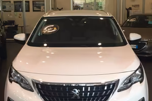  Peugeot 3008   Allure 1500 blue HDI diesel