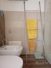 Porta asciugamani/biancheria da bagno