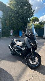 Yamaha XMAX 300 TechMax